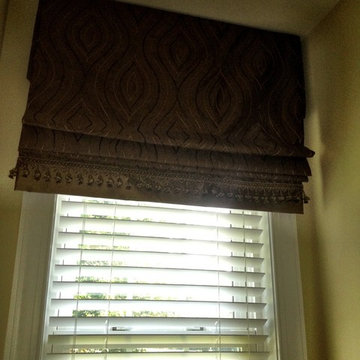 Powder Room | Flat Roman Valance