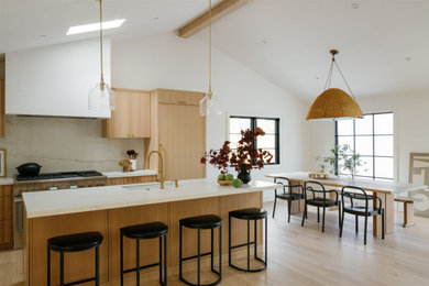 Example of a kitchen design in San Francisco