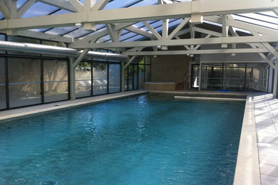 Idées déco pour une grande piscine contemporaine rectangle.