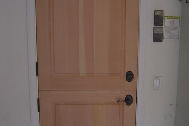 Elegant entryway photo in Orange County