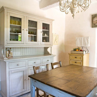 フィレンツェのカントリー風 LDKの画像 (白い壁)