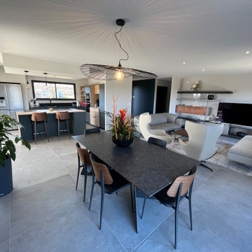 Aménagement intérieur d'une magnifique villa en pleine nature