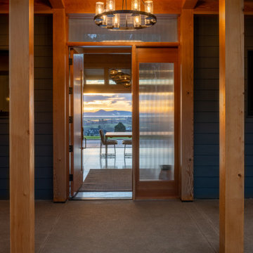 Bay views and extra room for extended family