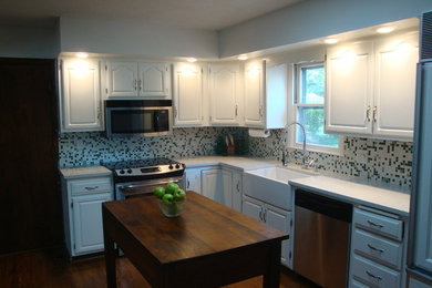 Trendy kitchen photo in Kansas City