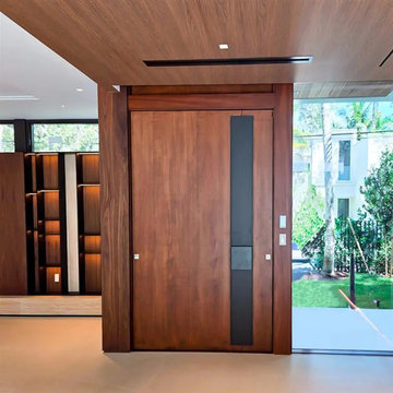 Varberg 115130 Pivot Hurricane Entry Door