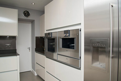 Modern White & Grey Kitchen in Bearsden