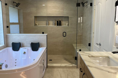 Example of a minimalist bathroom design in Miami
