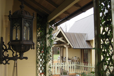 Home design - farmhouse home design idea in Raleigh