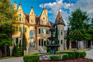 Traditional exterior home idea in Little Rock