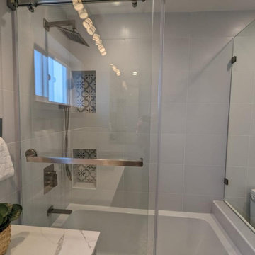 Fully remodeled bathroom , sleek & vinted style