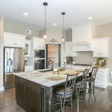 Reverse 1.5 Story home in Stone Canyon, Blue Springs, MO (6SC)