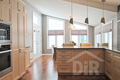 Example of a kitchen design in Montreal