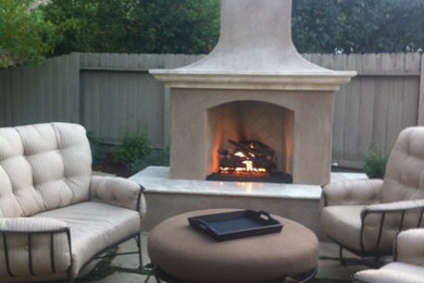 Example of a classic patio design in San Diego