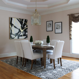 Rustikale Esszimmer mit rosa Wandfarbe Ideen, Design & Bilder - August