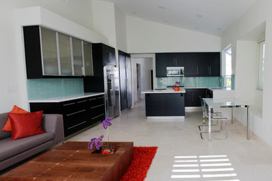 Kitchen - contemporary kitchen idea in San Diego