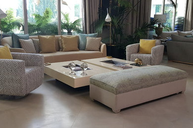 Diseñop de interiores con tapizado propio