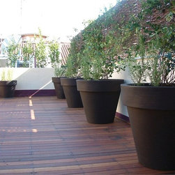 Bordato Liscio Outdoor Planters by Serralunga - Outdoor Pots And Planters