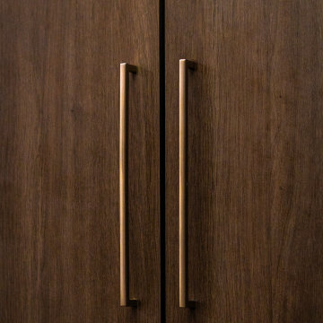 Custom Cabinetry & Built-In Storage Solutions