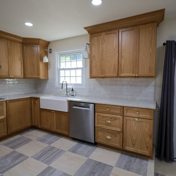 From Ordinary to Extraordinary: White Oak & Quartz Kitchen Renovation