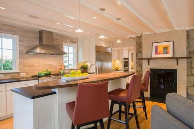 Example of a minimalist kitchen design in DC Metro