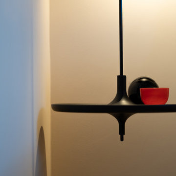 Detail des schwebenden Nachttisches