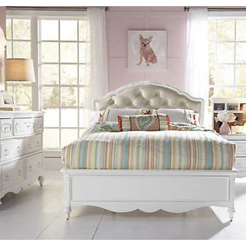 Little Girl’s Bedroom