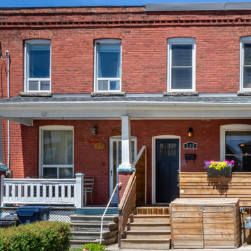 Beautifully renovated row with an incredible backyard retreat!