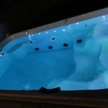 Slate Cabinet Hot Tub Seats 8
