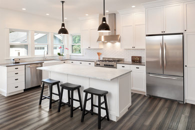 Kitchen - modern kitchen idea in Atlanta
