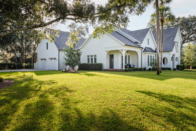 Elegant home design photo in Jacksonville