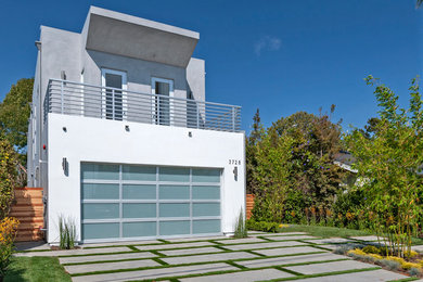 Elegant shed photo in Los Angeles