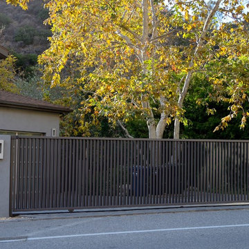 Modern sliding gate