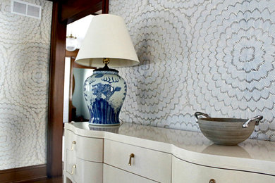 Dining room - transitional dining room idea in Chicago