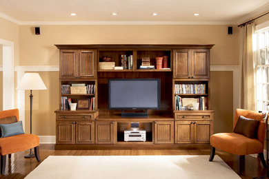 Family room - traditional family room idea in Orange County