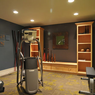 ニューヨークのトラディショナルスタイルのおしゃれなホームジムの写真