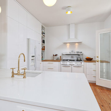 Graduate Hospital, Philadelphia: Retro Details in Sleek Modern Kitchen Addition