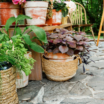 Outdoor Decor & Features