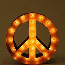 Guest Picks: Multipurpose Holiday Décor