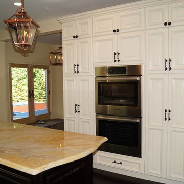 Transitional Elegant Kitchen
