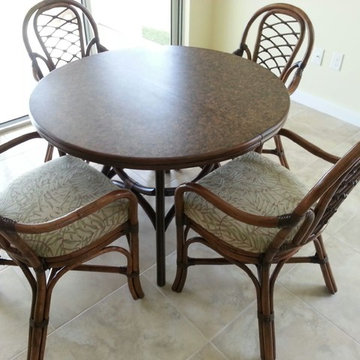 RATTAN DINING SET WITH EXTENSION TABLE