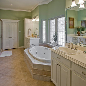 Luxury Master Bathroom in Hurricane Lake Estates