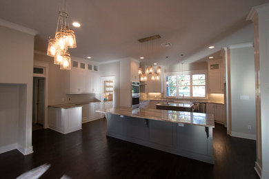 Example of a transitional kitchen design in Austin