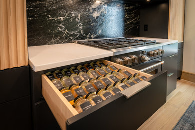 Kitchen - kitchen idea in Cleveland