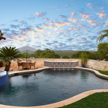 Geometric Pool with Negative Edge Spa