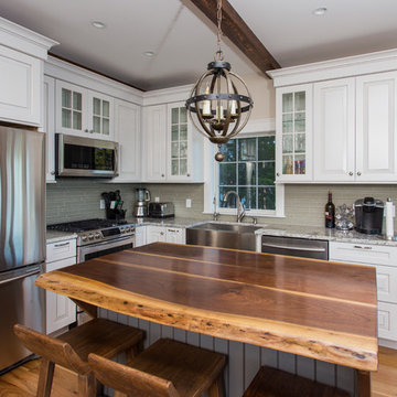 New Expansive Lake Home