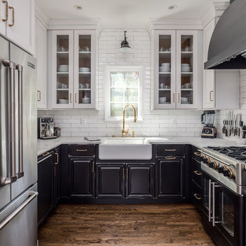1920s Farmhouse Kitchen