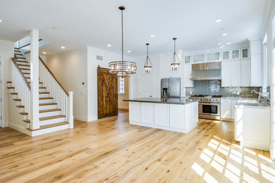 Beach style kitchen photo in Los Angeles