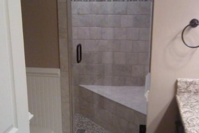 Example of a classic bathroom design in Atlanta