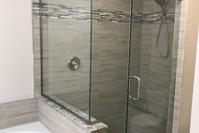 Photo of a contemporary bathroom in Orlando.