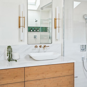 Primary Bath With a Built-in Spa